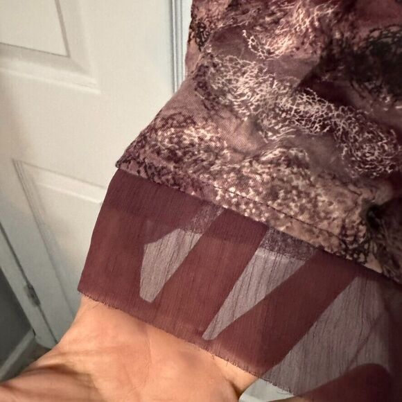 Simply Vera XL Tunic with Sheer Trims And Abstract Red And Black Mandala Design - Picture 5 of 11